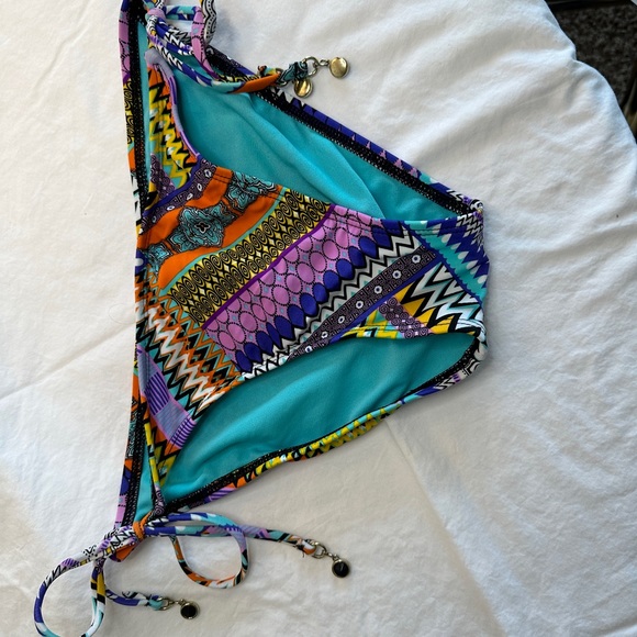 Multi colored pattern bikini. - Picture 6 of 7